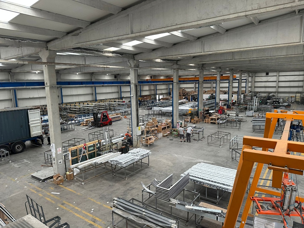 Innenansicht der Alu Group Produktionsstätte